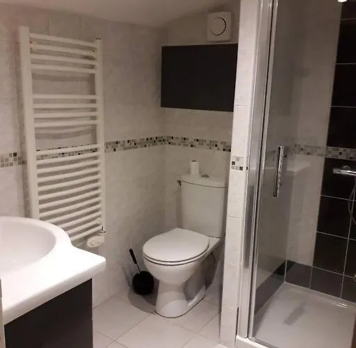 Maison Dans Hameau Calme