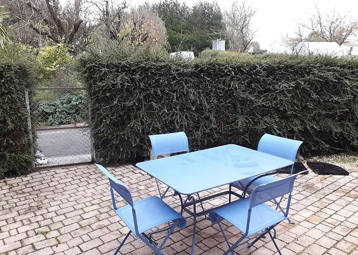 Semesterbostad Maison Dans Hameau Calme Saint-Eugene (Charente-Maritime)